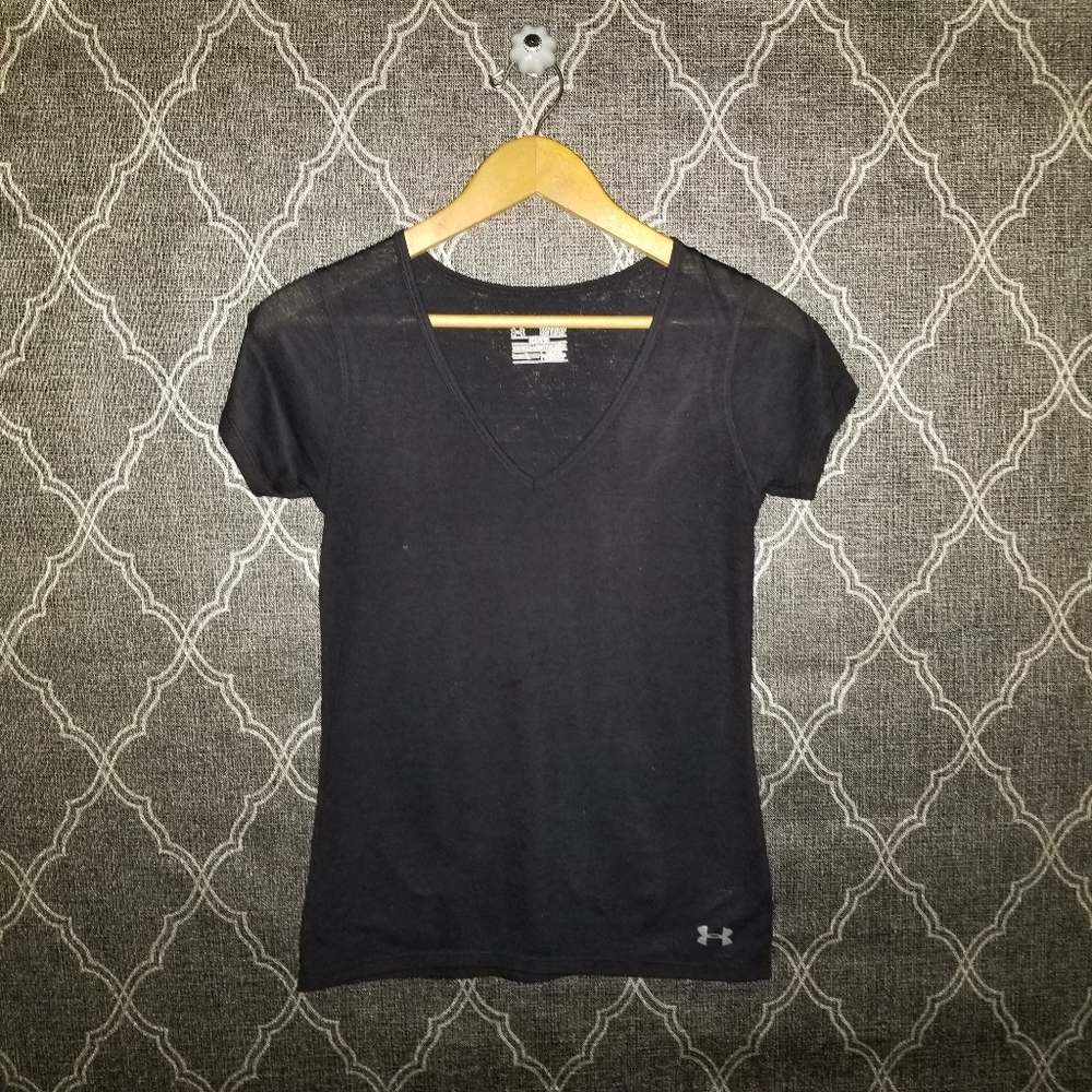 Women's Under Armour Black short sleeve tee